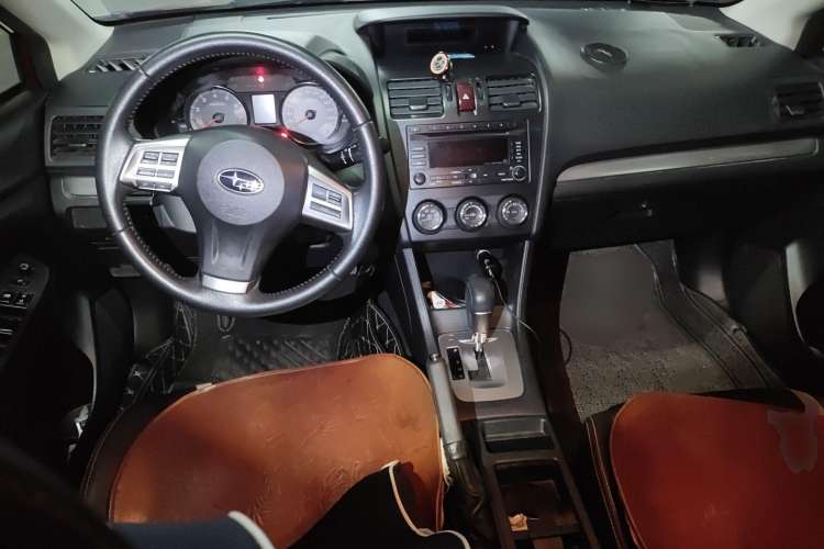 Used Subaru XV 2012 2.0i Comfort Edition Center Console