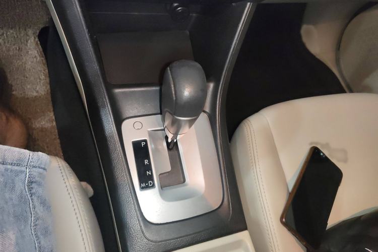 Used Subaru XV 2012 2.0i Elite Edition Gear Lever