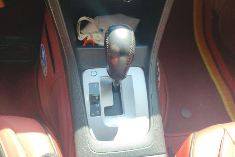 Used Subaru XV 2012 2.0i Comfort Edition Gear Lever