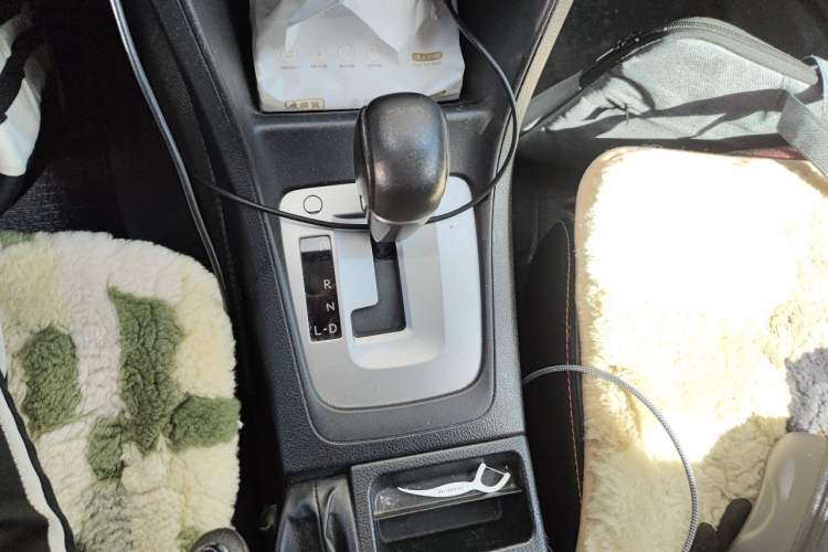Used Subaru XV 2012 2.0i Comfort Edition Gear Lever