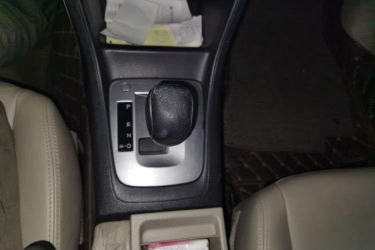 Used Subaru XV 2012 2.0i Elite Edition Gear Lever