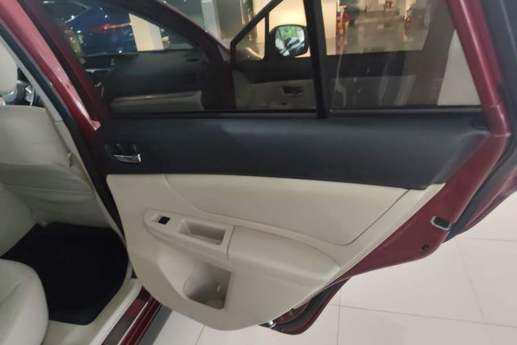 Used Subaru XV 2012 2.0i Elite Edition Interior 6