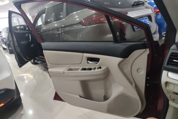 Used Subaru XV 2012 2.0i Elite Edition Interior 7