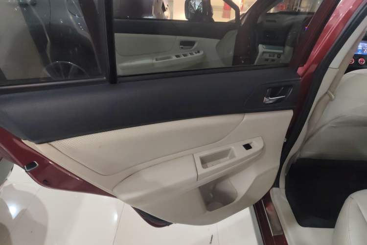 Used Subaru XV 2012 2.0i Elite Edition Interior 8