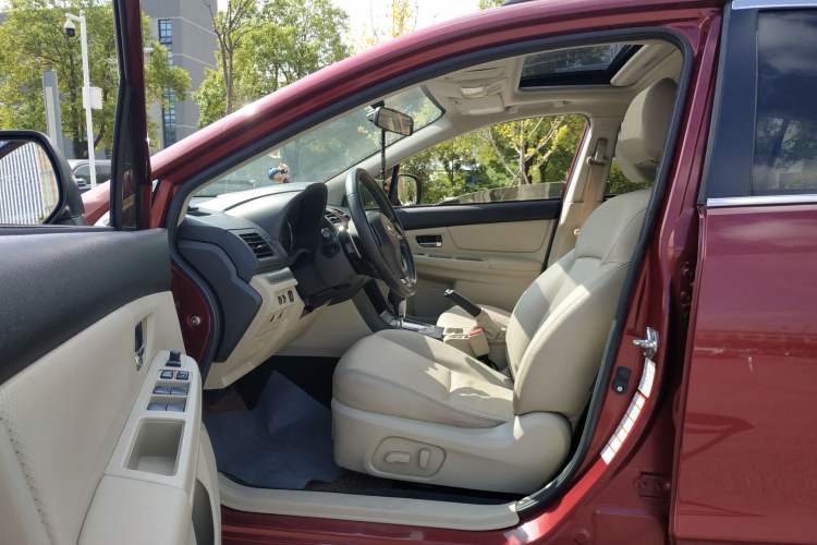Used Subaru XV 2012 2.0i Elite Edition Interior 8