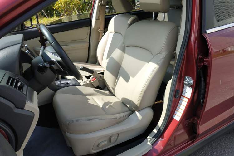 Used Subaru XV 2012 2.0i Elite Edition Interior 9