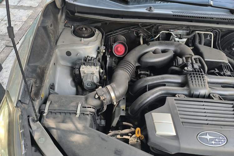 Used Subaru XV 2012 2.0i Luxury Navigation Edition Engine Bay Right
