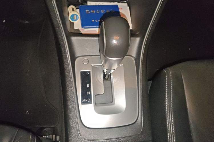 Used Subaru XV 2012 2.0i Elite Edition Gear Lever