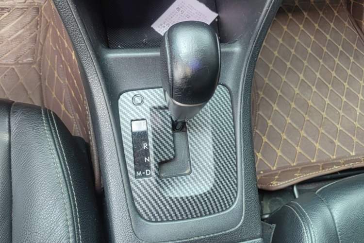 Used Subaru XV 2012 2.0i Luxury Edition Gear Lever