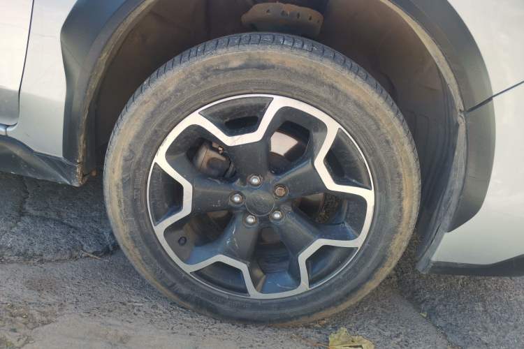 Used Subaru XV 2012 2.0i Luxury Navigation Edition Right Front Wheel Hub