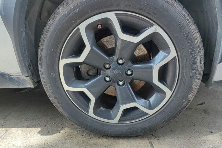 Used Subaru XV 2012 2.0i Luxury Edition Right Front Wheel Hub