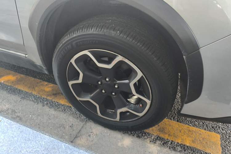 Used Subaru XV 2012 2.0i Luxury Navigation Edition Right Front Wheel Hub