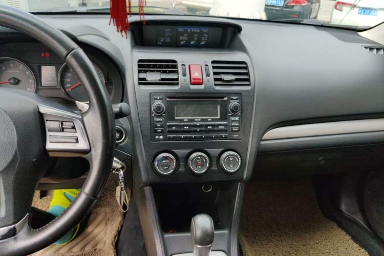 Used Subaru XV 2012 2.0i Elite Edition Audio And AC Panel
