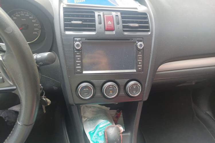 Used Subaru XV 2012 2.0i Elite Edition Audio And AC Panel