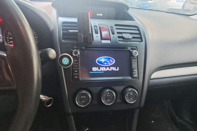 Used Subaru XV 2012 2.0i Elite Edition Audio And AC Panel