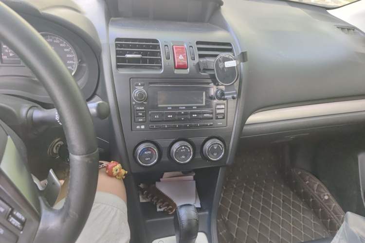 Used Subaru XV 2012 2.0i Elite Edition Audio And AC Panel