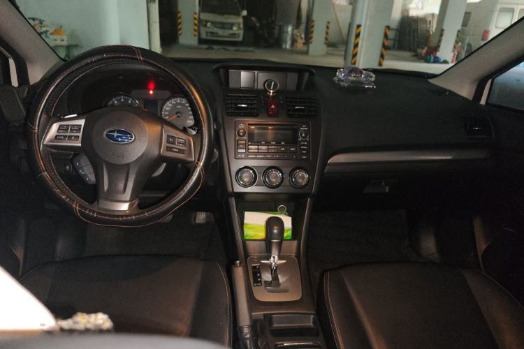 Used Subaru XV 2012 2.0i Luxury Edition Center Console