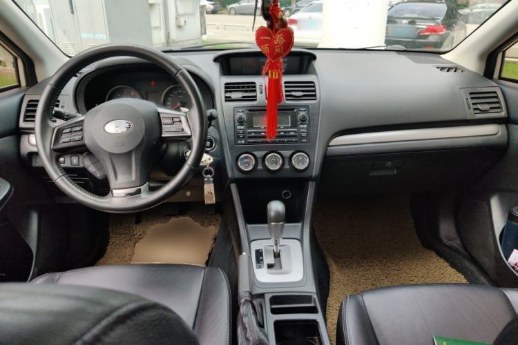 Used Subaru XV 2012 2.0i Elite Edition Center Console
