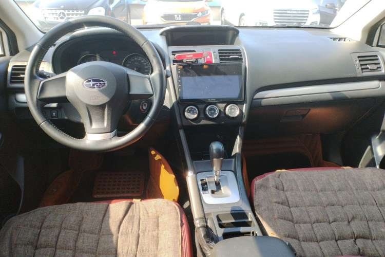 Used Subaru XV 2012 2.0i Comfort Edition Center Console
