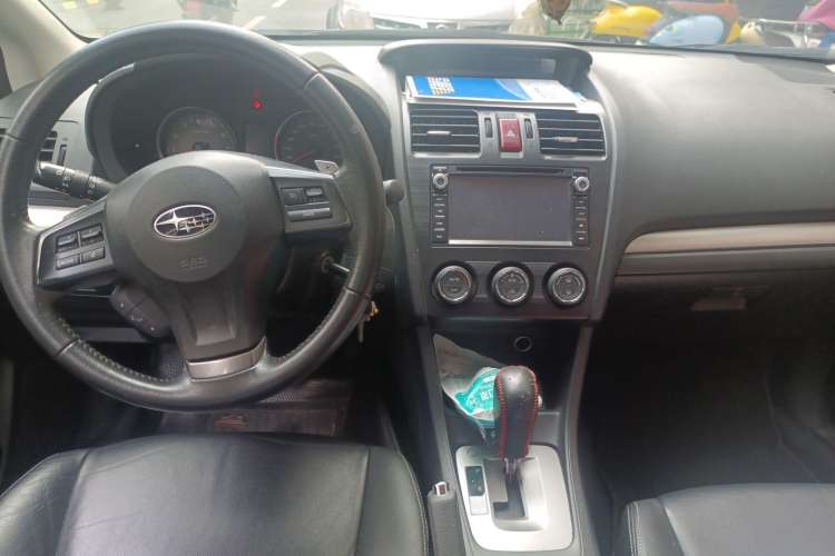 Used Subaru XV 2012 2.0i Elite Edition Center Console