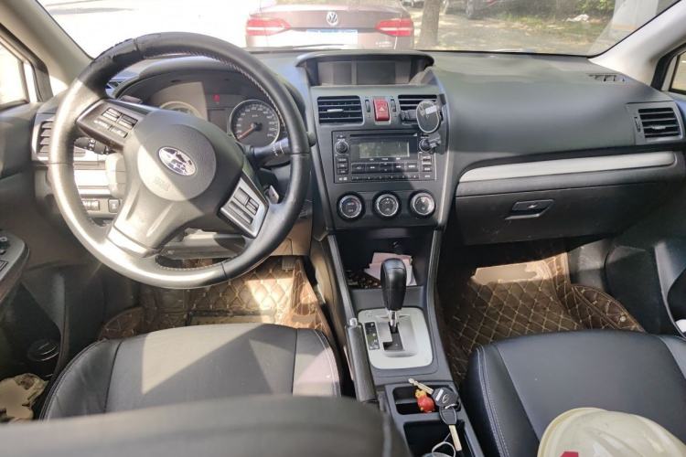 Used Subaru XV 2012 2.0i Elite Edition Center Console