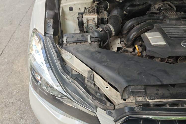 Used Subaru XV 2012 2.0i Luxury Edition Engine Bay Right