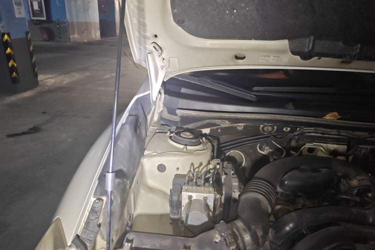 Used Subaru XV 2012 2.0i Luxury Edition Engine Bay Right
