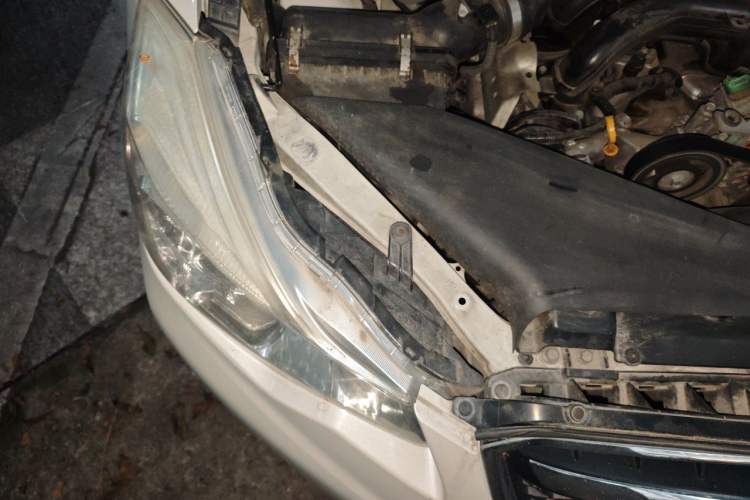 Used Subaru XV 2012 2.0i Elite Edition Engine Bay Right