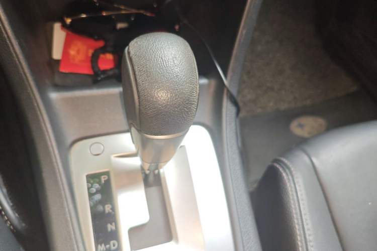 Used Subaru XV 2012 2.0i Luxury Edition Gear Lever
