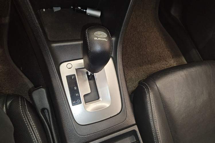 Used Subaru XV 2012 2.0i Luxury Edition Gear Lever