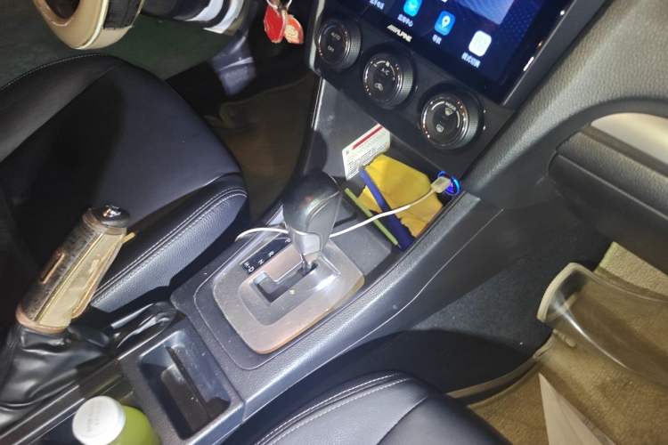 Used Subaru XV 2012 2.0i Luxury Edition Gear Lever
