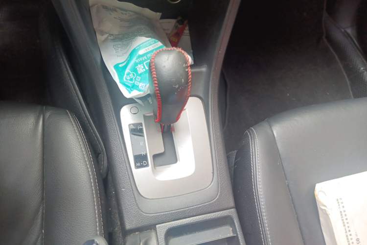 Used Subaru XV 2012 2.0i Elite Edition Gear Lever