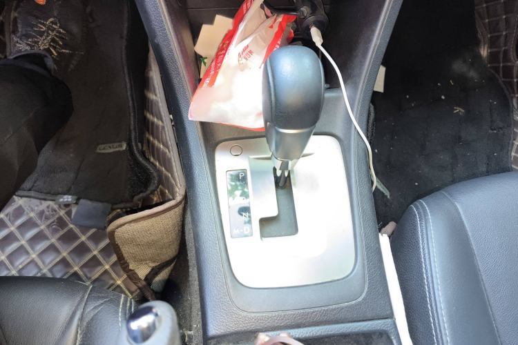 Used Subaru XV 2012 2.0i Luxury Edition Gear Lever