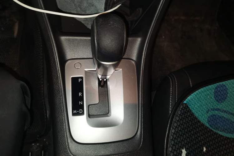 Used Subaru XV 2012 2.0i Luxury Edition Gear Lever