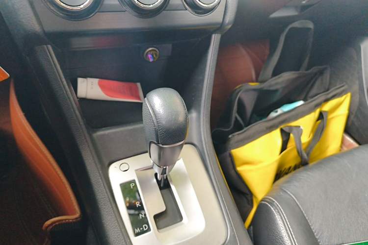 Used Subaru XV 2012 2.0i Elite Edition Gear Lever