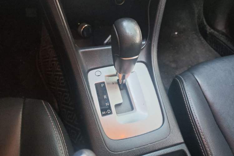 Used Subaru XV 2012 2.0i Elite Edition Gear Lever