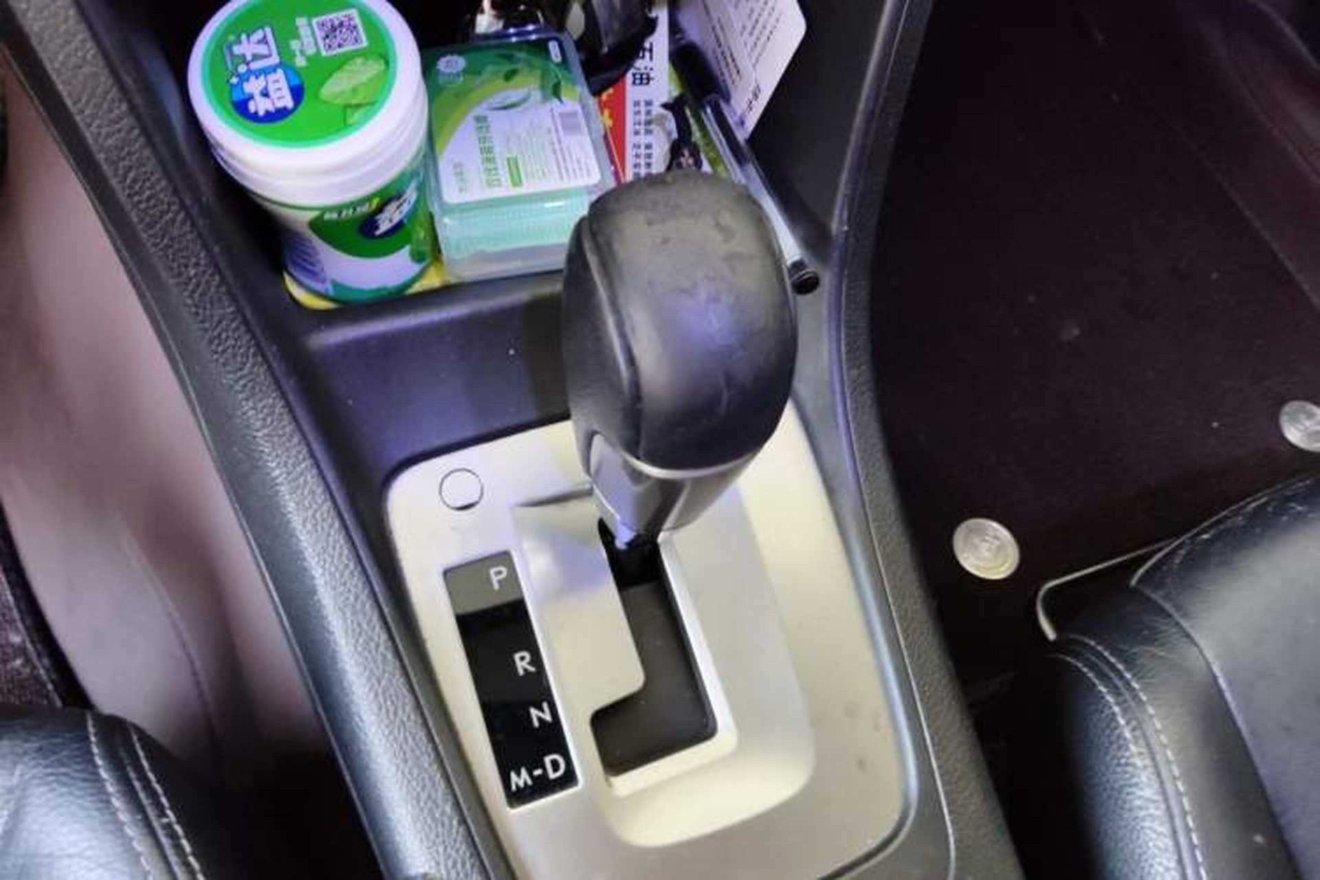 Used Subaru XV 2012 2.0i Elite Edition Gear Lever