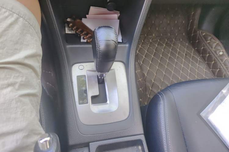 Used Subaru XV 2012 2.0i Elite Edition Gear Lever