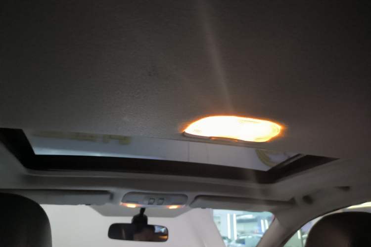 Used Subaru XV 2012 2.0i Elite Edition Headliner