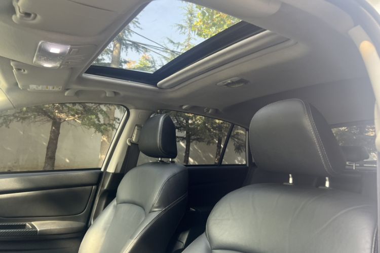 Used Subaru XV 2012 2.0i Luxury Edition Interior 2
