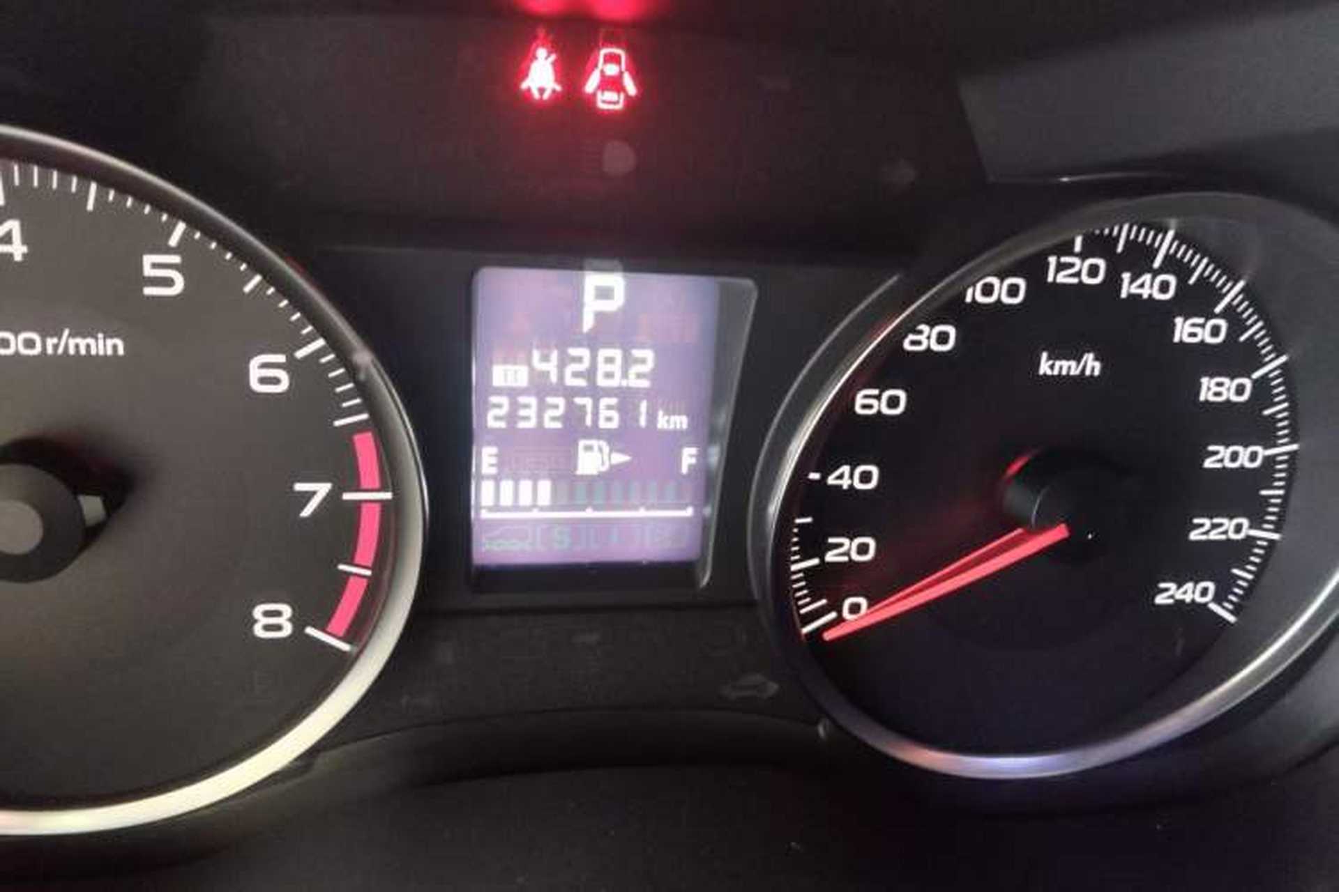 Used Subaru XV 2012 2.0i Elite Edition Odometer Close Up