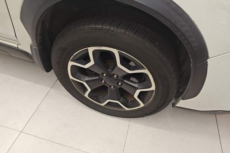 Used Subaru XV 2012 2.0i Luxury Edition Right Front Wheel Hub