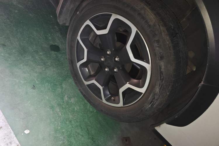 Used Subaru XV 2012 2.0i Luxury Edition Right Front Wheel Hub