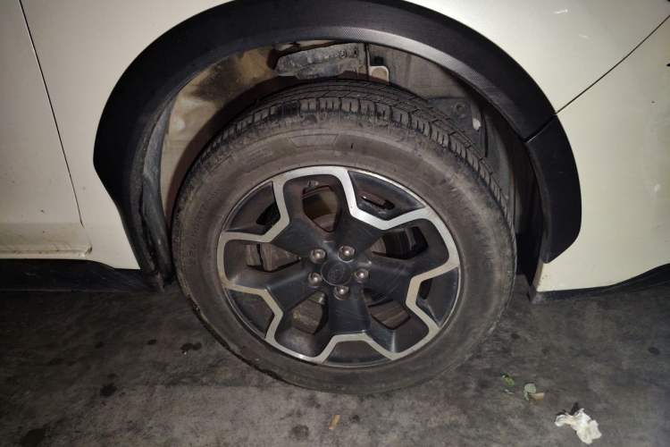 Used Subaru XV 2012 2.0i Elite Navigation Edition Right Front Wheel Hub