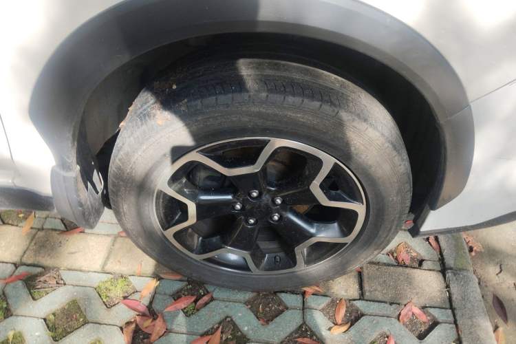 Used Subaru XV 2012 2.0i Comfort Edition Right Front Wheel Hub