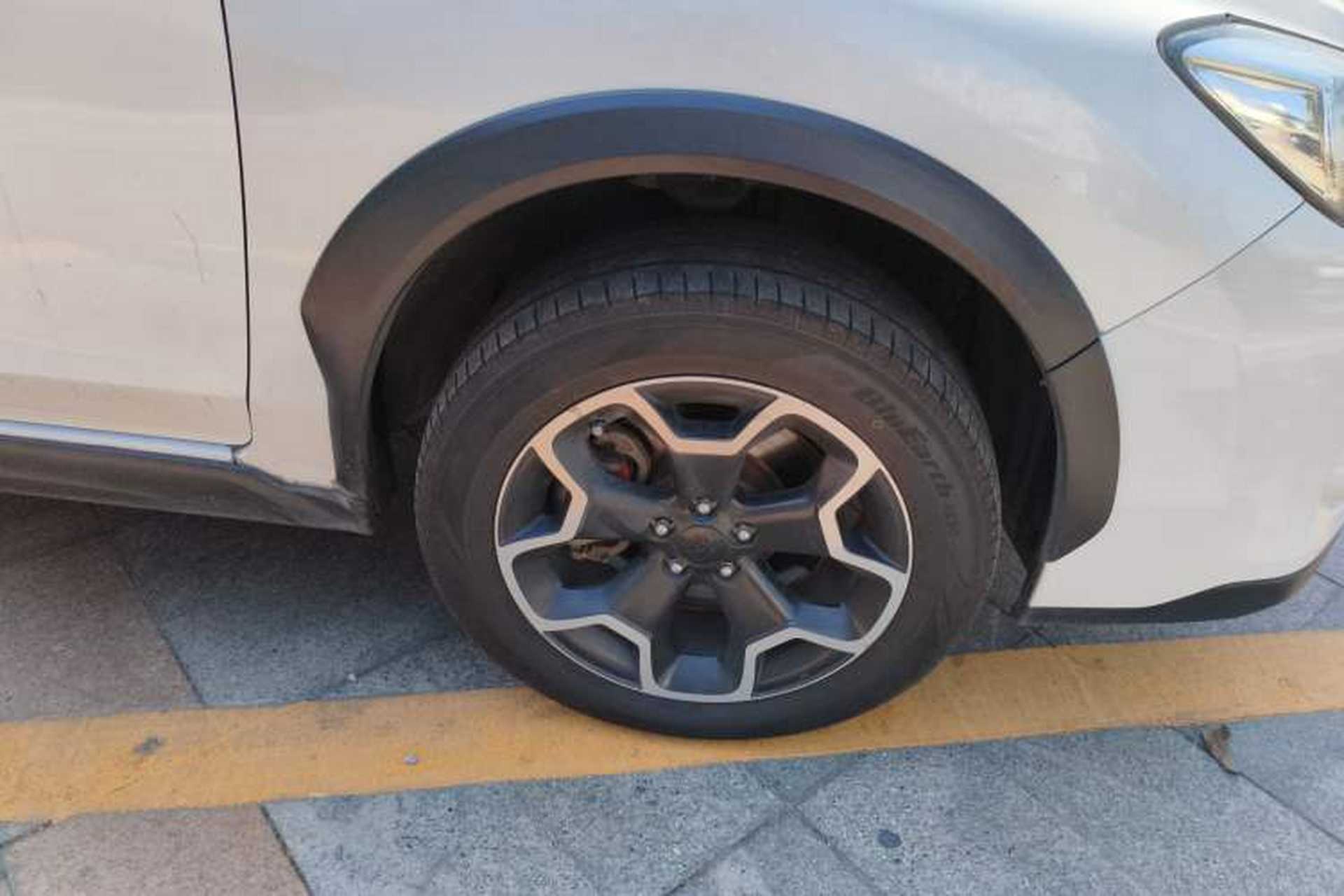 Used Subaru XV 2012 2.0i Luxury Edition Right Front Wheel Hub