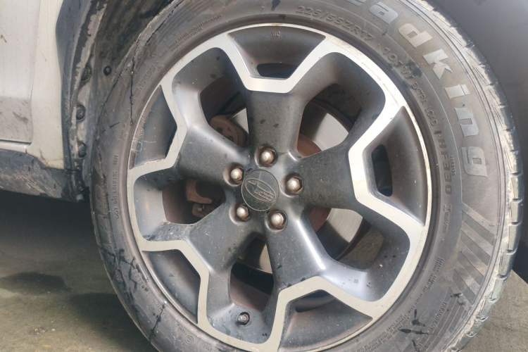 Used Subaru XV 2012 2.0i Comfort Edition Right Front Wheel Hub