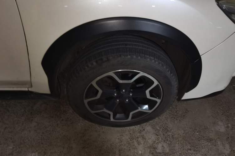 Used Subaru XV 2012 2.0i Luxury Edition Right Front Wheel Hub