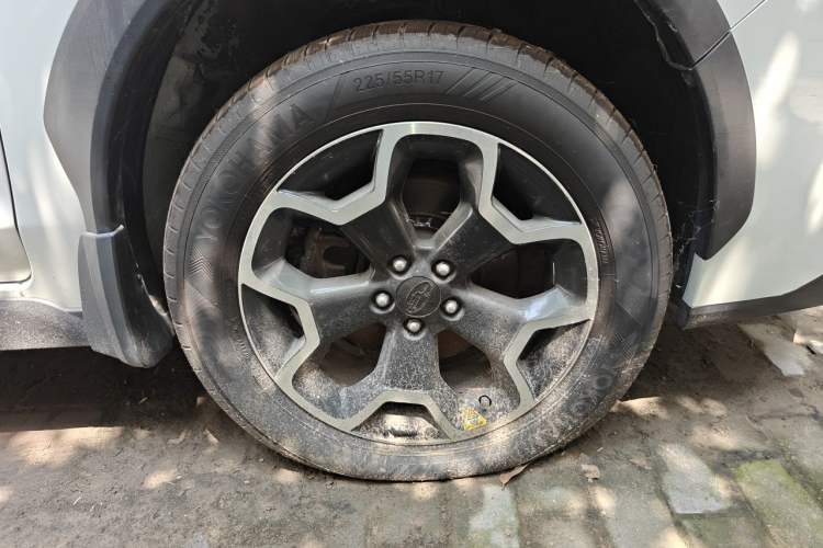Used Subaru XV 2012 2.0i Luxury Edition Right Front Wheel Hub