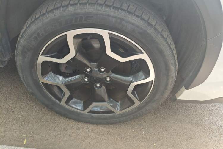 Used Subaru XV 2012 2.0i Luxury Edition Right Front Wheel Hub